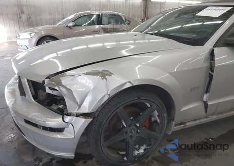 2006 Ford Mustang Gt z USA, uszkodzony, nr VIN 1ZVHT85H765243384